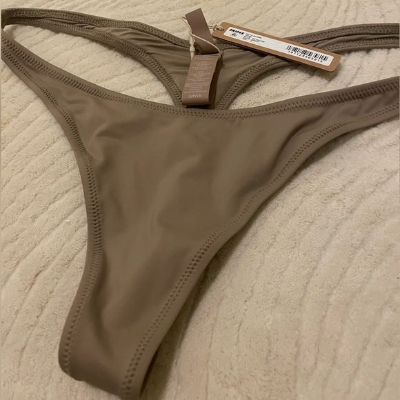 NWT Skims Swim Desert Thong Small - Picture 4 of 5